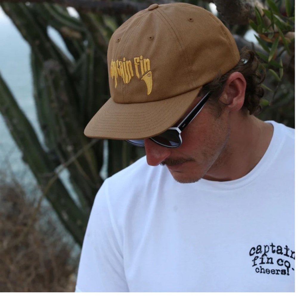 Captain Fin 5 panal cap NWT